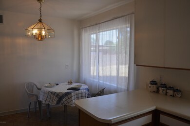 Kitchen breakfast area