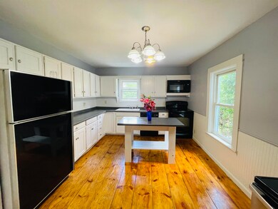 168 Mammoth Rd, Londonderry, NH 03053 - photo 3