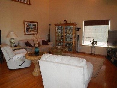 214 5Parview Living Room