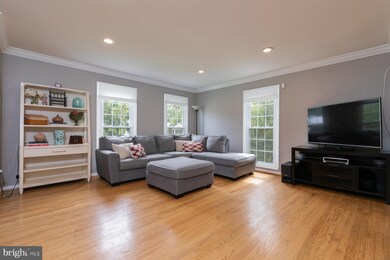 4922 Gadsen Dr, Fairfax, VA 22032 - photo 7