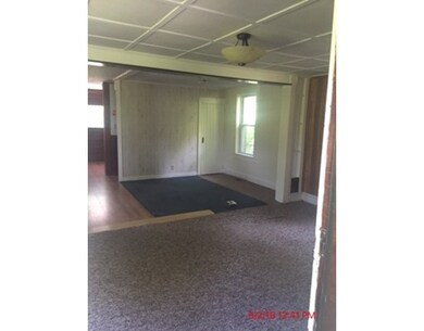 271 E Hartford Ave, Uxbridge, MA 01569 - photo 5