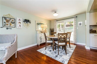 This bright and cheerful dining area is the perfec