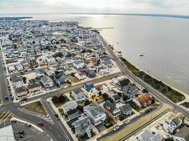 125 7th Ave Seaside Park NJ-large-004-00