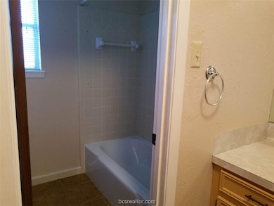 1220 S Ridgefield Cir, College Station, TX 77840 - photo 3