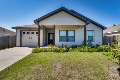 319 Blakney St, Cleburne, TX 76031 - photo 2
