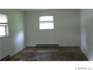 Living Room. All fresh paint. Hardwood floors do n