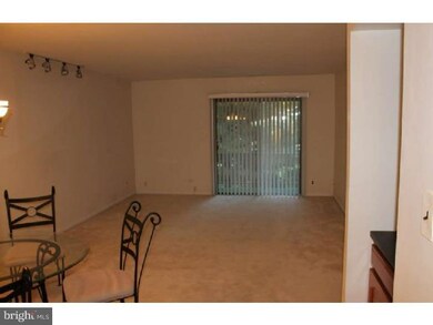 528B Willow Turn unit 528B, Mount Laurel, NJ 08054 - photo 3