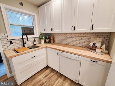 226 Keats Dr, Reading, PA 19608 - photo 2