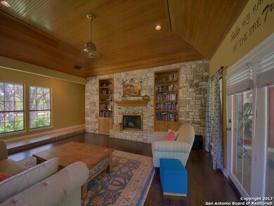 25317 Hazy Hollow Dr, San Antonio, TX 78255 - photo 5