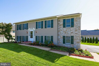 42 Waterwheel Dr, Brownstown, PA 17508 - photo 2