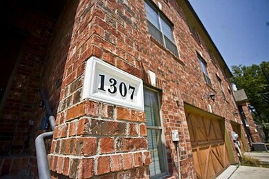 1304 Rosemary Dr, Dallas, TX 75206 - photo 3