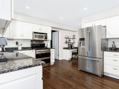 905 Sumter Ct, Naperville, IL 60540 - photo 4