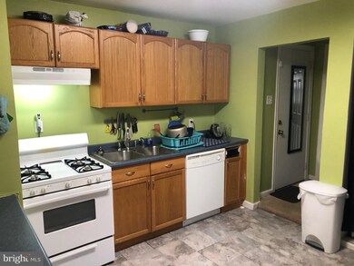 6707 Clinglog St, Capitol Heights, MD 20743 - photo 2