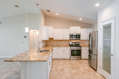 1036-Greenleaf-208-SMALL