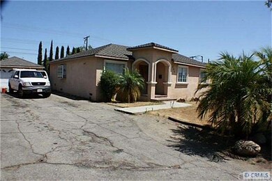 LARGE driveway!