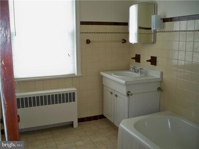 101 E Howard St unit 2, Pottstown, PA 19464 - photo 6