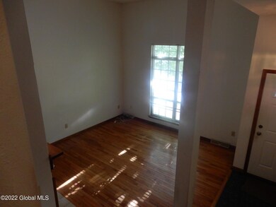 15 Stratton Cir, Troy, NY 12182 - photo 4