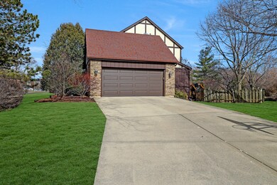 135 Christina Cir, Wheaton, IL 60189 - photo 2