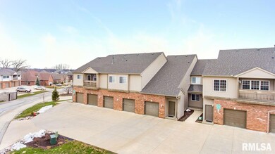 4538 N Thornhill Dr unit 102D, Peoria, IL 61615 - photo 2