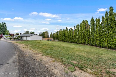 230 Blossom Dr_02