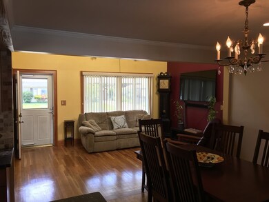 21 Deslauriers St, Chicopee, MA 01020 - photo 3