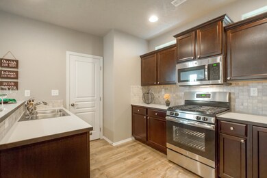 622 N Willitts St, Sisters, OR 97759 - photo 3