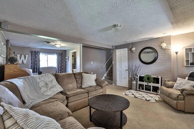 007-Family-Room-image-2