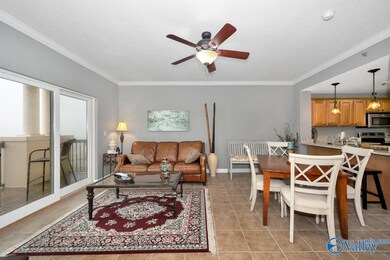 Tile flooring, crown molding, ceiling fan, 9' ceiling