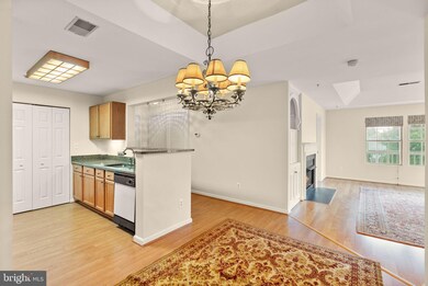 8075 Lacy Dr unit 303, Manassas, VA 20109 - photo 7