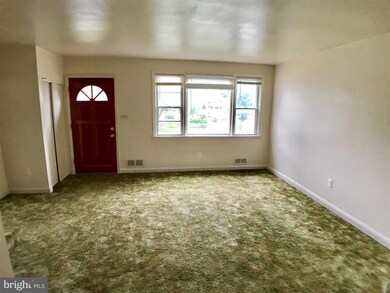 932 Palladi Dr, Halethorpe, MD 21227 - photo 3