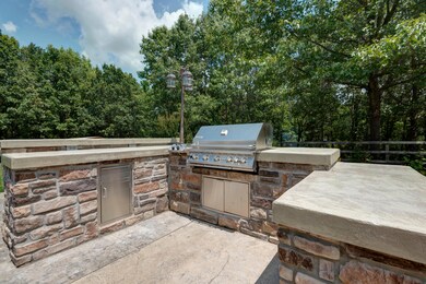 Hilltop Court (43)