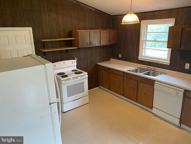 292 Arnold Dr, Hedgesville, WV 25427 - photo 5