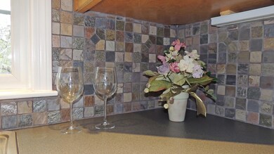 KITCHEN BACKSPLASH DETAIL