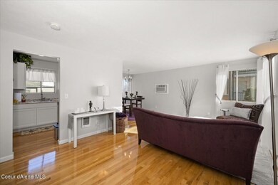 004_Living Room