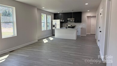 227 W 11th St, Salisbury, NC 28144 - photo 5