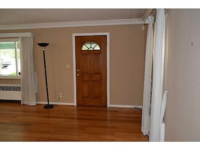 Entry/Foyer.