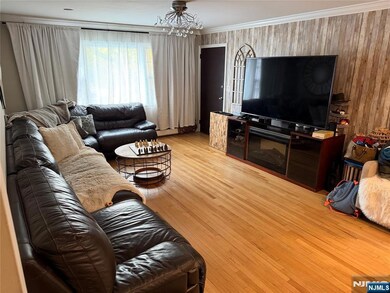 102 Kossuth St unit 1, Wallington, NJ 07057 - photo 4