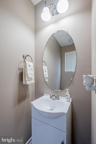 728 Heather Stone Loop unit 24, Glen Burnie, MD 21061 - photo 5