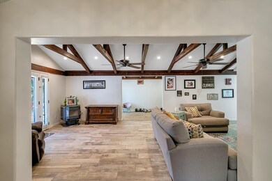 12 Livingroom Entry