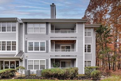 908 Meadow Ct, Helmetta, NJ 08828 - photo 3