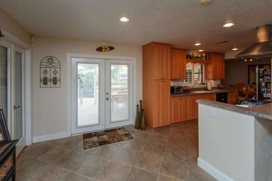 008_Breakfast Nook