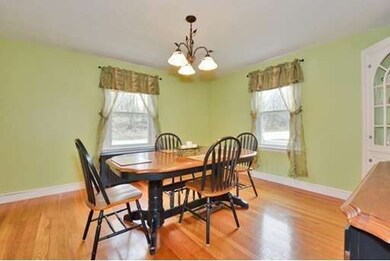 54 Pinehurst Ave, Auburn, MA 01501 - photo 6