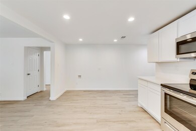 308 W Day St, Denison, TX 75020 - photo 5