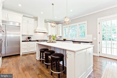 6827 28th St N, Arlington, VA 22213 - photo 3