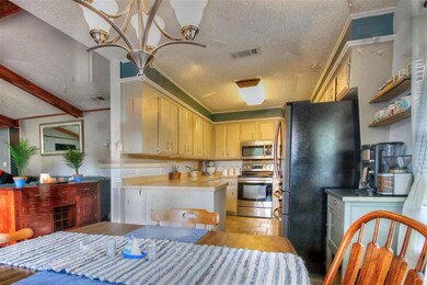 403 Forrestburg Dr, Wake Village, TX 75501 - photo 6