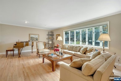 45 Longview Ct, Paramus, NJ 07652 - photo 5