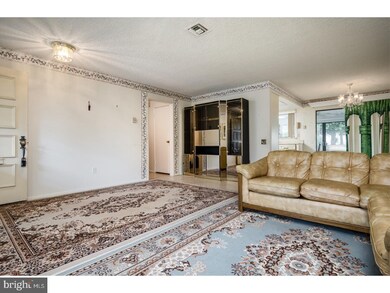 122 Chatham Dr unit C, Monroe Township, NJ 08831 - photo 6