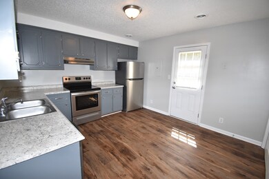 3276 Tower Dr unit A, Clarksville, TN 37042 - photo 4