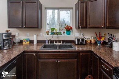 25-Kitchen_DMD_2210