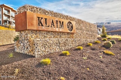 002-822KlaimDr Medium